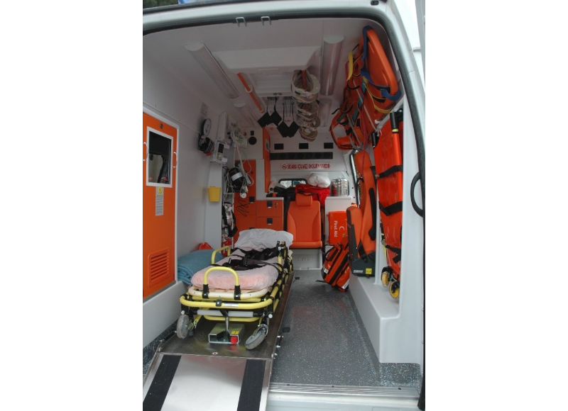 MERCEDES BENZ SPRİNTER 316 AMBULANS